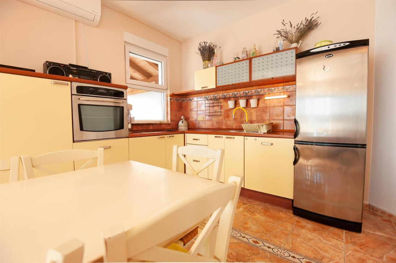 לוקבה Apartments Gordana מראה חיצוני תמונה
